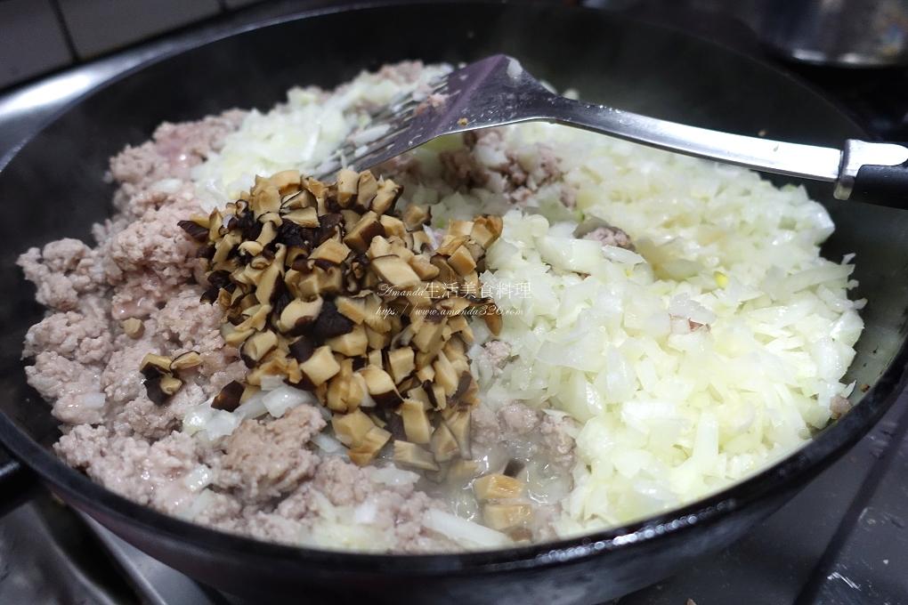 Amanda食譜,乾麵,台式炸醬做法,台式炸醬麵,外省炸醬麵做法,小黃瓜,涼麵,滷肉,炸醬,炸醬 食譜,炸醬做法,炸醬料理,炸醬肉燥,炸醬食譜,炸醬麵,炸醬麵 食譜,炸醬麵作法,炸醬麵做法,炸醬麵秘訣,炸醬麵食譜,無糖炸醬,肉醬,自制炸醬,自製炸醬,自製炸醬麵,豆干,酢醬,酢醬麵,酢醬麵炸醬麵,食譜 @Amanda生活美食料理