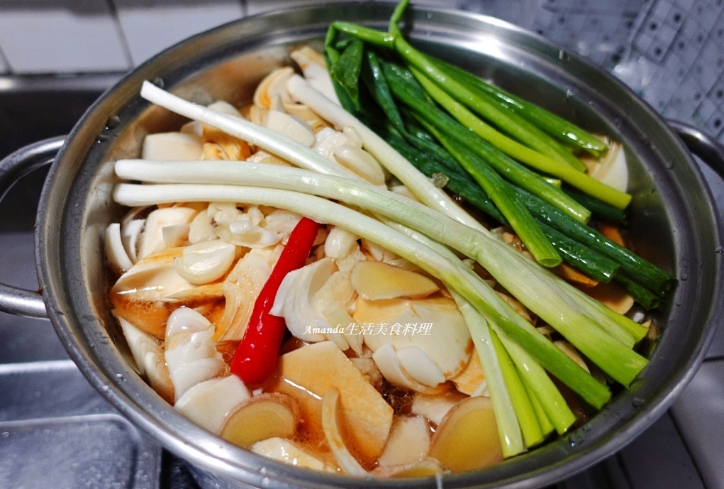 Amanda食譜,五花肉,五花肉滷竹筍,便當菜,控肉,梅花肉,滷竹筍五花肉,滷竹筍做法,滷肉,滷麻竹筍,竹筍,竹筍五花肉,竹筍控肉,竹筍滷肉,竹筍滷肉做法,竹筍滷豬肉,竹筍燉肉,竹筍燒肉,竹筍燒肉 做法,竹筍紅燒肉,紅燒竹筍,豬肉滷竹筍,食譜,麻竹筍滷肉,麻竹筍燉肉 @Amanda生活美食料理