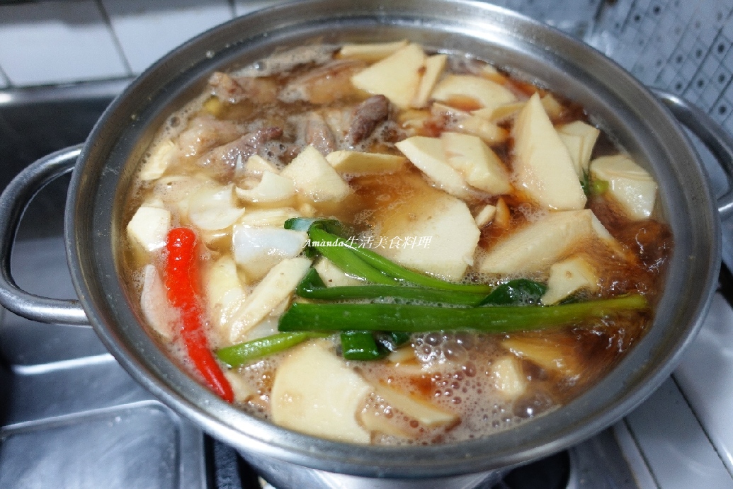 Amanda食譜,五花肉,五花肉滷竹筍,便當菜,控肉,梅花肉,滷竹筍五花肉,滷竹筍做法,滷肉,滷麻竹筍,竹筍,竹筍五花肉,竹筍控肉,竹筍滷肉,竹筍滷肉做法,竹筍滷豬肉,竹筍燉肉,竹筍燒肉,竹筍燒肉 做法,竹筍紅燒肉,紅燒竹筍,豬肉滷竹筍,食譜,麻竹筍滷肉,麻竹筍燉肉 @Amanda生活美食料理