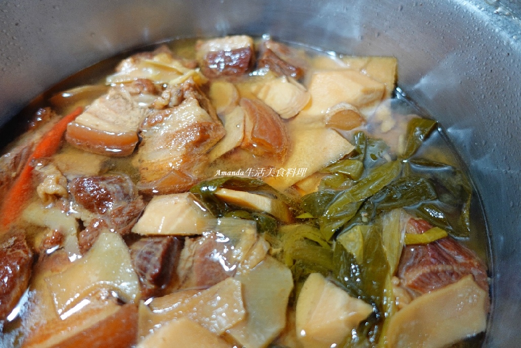 Amanda食譜,五花肉,五花肉滷竹筍,便當菜,控肉,梅花肉,滷竹筍五花肉,滷竹筍做法,滷肉,滷麻竹筍,竹筍,竹筍五花肉,竹筍控肉,竹筍滷肉,竹筍滷肉做法,竹筍滷豬肉,竹筍燉肉,竹筍燒肉,竹筍燒肉 做法,竹筍紅燒肉,紅燒竹筍,豬肉滷竹筍,食譜,麻竹筍滷肉,麻竹筍燉肉 @Amanda生活美食料理