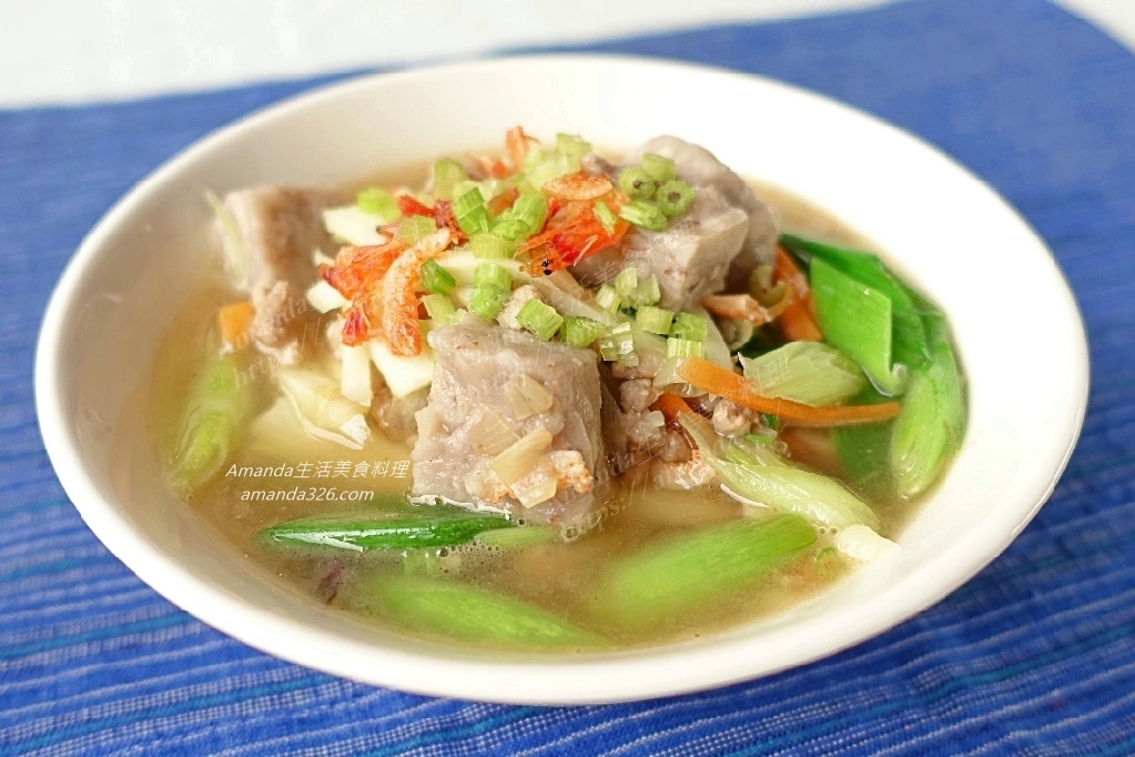 Amanda食譜,十分鐘上菜,台式蘿蔔糕湯,粿仔湯蘿蔔糕,素蘿蔔糕湯,素食蘿蔔糕湯,芋頭高湯,蘿蔔糕 湯,蘿蔔糕料理,蘿蔔糕湯,蘿蔔糕湯料理,蘿蔔糕湯高麗菜,蘿蔔糕煮湯,蘿蔔糕煮湯料理,食譜,高麗菜蘿蔔糕湯 @Amanda生活美食料理