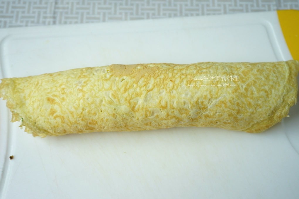 Amanda食譜,低油煙,十分鐘上菜,蛋包飯糰,蛋皮飯糰,雞絲蛋包,雞絲蛋捲,雞絲飯捲,雞肉蔬菜飯,雞肉蔬菜飯捲,雞肉銀芽飯,雞肉飯捲,雞肉飯糰,雞胸肉料理,食譜,飯糰 @Amanda生活美食料理