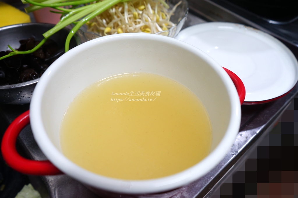 乳白湯,排骨乳白湯,排骨湯,濃郁火鍋湯,火鍋湯,豚骨湯,豬骨湯底 @Amanda生活美食料理 乳白湯,排骨乳白湯,排骨湯,濃郁火鍋湯,火鍋湯,豚骨湯,豬骨湯底 @Amanda生活美食料理