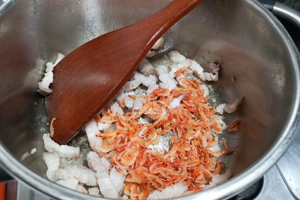 十分鐘上菜,十分鐘料理,壓力鍋,壓力鍋 油飯,壓力鍋油飯,壓力鍋煮糯米飯,快鍋,快鍋煮飯,櫻花蝦油飯,油飯,胭脂米 @Amanda生活美食料理