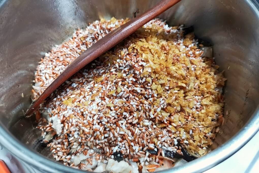 十分鐘上菜,十分鐘料理,壓力鍋,壓力鍋 油飯,壓力鍋油飯,壓力鍋煮糯米飯,快鍋,快鍋煮飯,櫻花蝦油飯,油飯,胭脂米 @Amanda生活美食料理