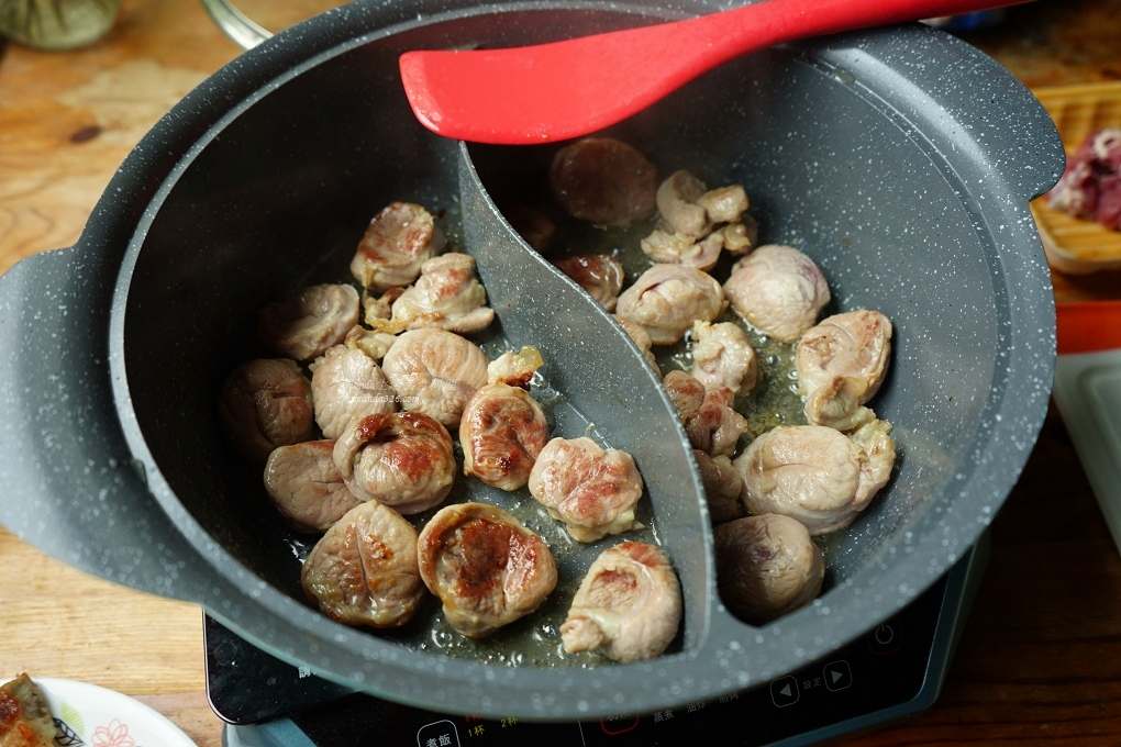 一鍋煮,一鍋煮兩道,海鮮咖哩,紅燒肉,食譜,鴛鴦鍋,鴛鴦鍋咖哩,鴛鴦鍋料理,鴛鴦鍋紅燒肉 @Amanda生活美食料理 一鍋煮,一鍋煮兩道,海鮮咖哩,紅燒肉,食譜,鴛鴦鍋,鴛鴦鍋咖哩,鴛鴦鍋料理,鴛鴦鍋紅燒肉 @Amanda生活美食料理
