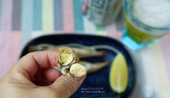 喜相逢,柳葉魚,柳葉魚 料理,柳葉魚 食譜,柳葉魚作法,柳葉魚做法,柳葉魚內臟,柳葉魚功效,柳葉魚去內臟,柳葉魚料理,柳葉魚料理清蒸,柳葉魚清洗,柳葉魚清洗,柳葉魚煮湯,柳葉魚用什麼粉炸,柳葉魚處理,柳葉魚要去內臟嗎,柳葉魚要殺嗎,柳葉魚食譜,炸喜相逢,炸柳葉魚,炸柳葉魚作法,炸柳葉魚做法,炸柳葉魚時間,炸柳葉魚要用什麼粉,炸魚,酥炸柳葉魚,香酥魚,黃金酥炸柳葉魚,黃金酥炸柳葉魚作法 @Amanda生活美食料理