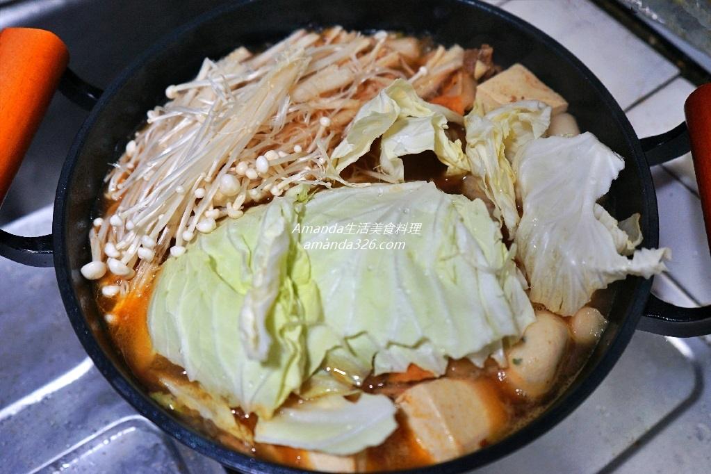 台式年糕湯,台式料理,台式豆腐鍋,年糕料理,年糕湯,年糕豆腐鍋,泡菜豆腐年糕湯,火鍋,蔬菜年糕湯,蔬菜豆腐鍋,豆腐料理,豆腐湯,豆腐鍋,食譜 @Amanda生活美食料理 台式年糕湯,台式料理,台式豆腐鍋,年糕料理,年糕湯,年糕豆腐鍋,泡菜豆腐年糕湯,火鍋,蔬菜年糕湯,蔬菜豆腐鍋,豆腐料理,豆腐湯,豆腐鍋,食譜 @Amanda生活美食料理