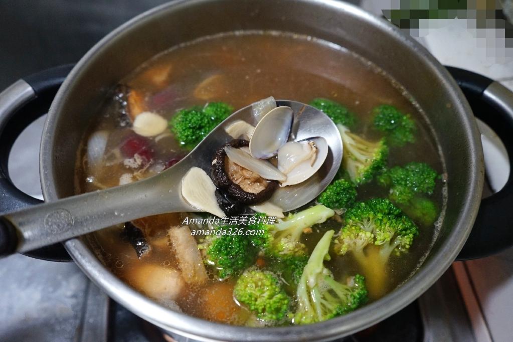 老菜脯鮭魚蛤蜊湯,菜脯海鮮湯,菜脯鮭魚,菜脯鮭魚蛤蜊,菜脯鮭魚蛤蜊湯,食譜,鮭魚蛤蜊湯 @Amanda生活美食料理