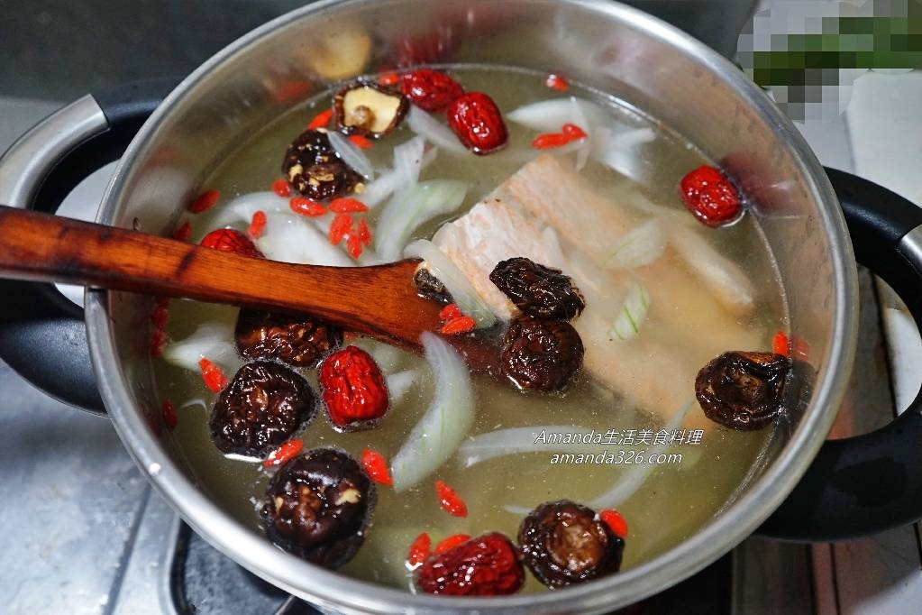 老菜脯鮭魚蛤蜊湯,菜脯海鮮湯,菜脯鮭魚,菜脯鮭魚蛤蜊,菜脯鮭魚蛤蜊湯,食譜,鮭魚蛤蜊湯 @Amanda生活美食料理
