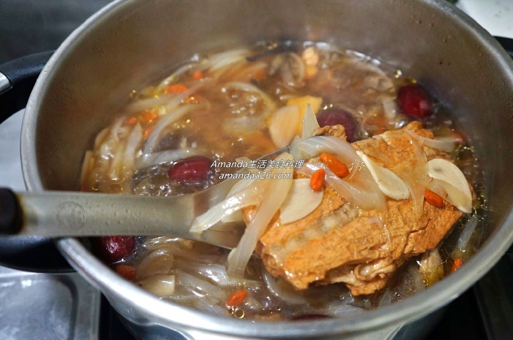 老菜脯鮭魚蛤蜊湯,菜脯海鮮湯,菜脯鮭魚,菜脯鮭魚蛤蜊,菜脯鮭魚蛤蜊湯,食譜,鮭魚蛤蜊湯 @Amanda生活美食料理