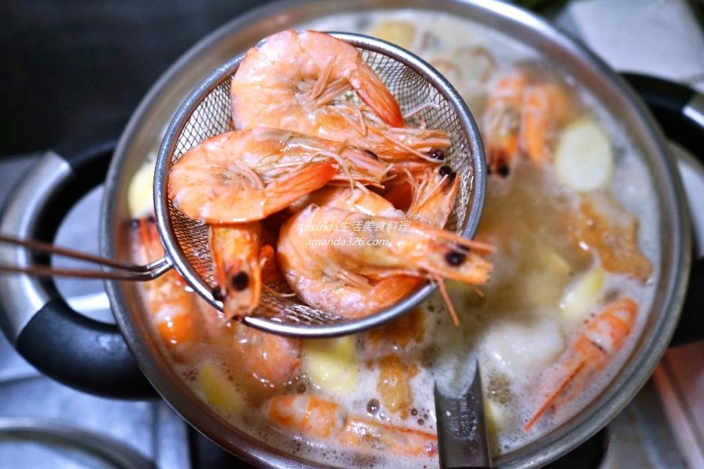 味噌鍋,海鮮味噌鍋,火鍋,食譜,魚鍋,鮭魚味噌鍋,鮭魚鮮蝦味噌鍋,鮮蝦味噌鍋,鮮蝦鍋 @Amanda生活美食料理 味噌鍋,海鮮味噌鍋,火鍋,食譜,魚鍋,鮭魚味噌鍋,鮭魚鮮蝦味噌鍋,鮮蝦味噌鍋,鮮蝦鍋 @Amanda生活美食料理
