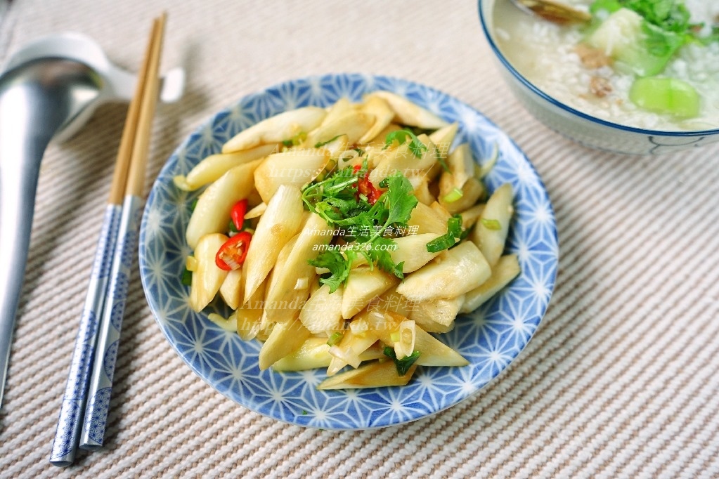 10分鐘上菜,10分鐘料理,10分鐘食譜,Amanda食譜,十分鐘上菜,拌筊白筍,涼拌皎白筍,涼拌筊白筍,涼拌筊白筍做法,涼拌茭白筍,涼拌菜,清蒸筊白筍,清蒸茭白筍,筊白筍,筊白筍沾醬,筊白筍涼拌,筊白筍電鍋,筊白筍食譜,素食,茭白筍 電鍋,茭白筍料理,茭白筍料理涼拌,茭白筍涼拌,蒸 茭白筍,蒸茭白筍,蒸茭白筍 電鍋,蔥拌筊白筍,蔬食,電鍋蒸筊白筍,食譜 @Amanda生活美食料理