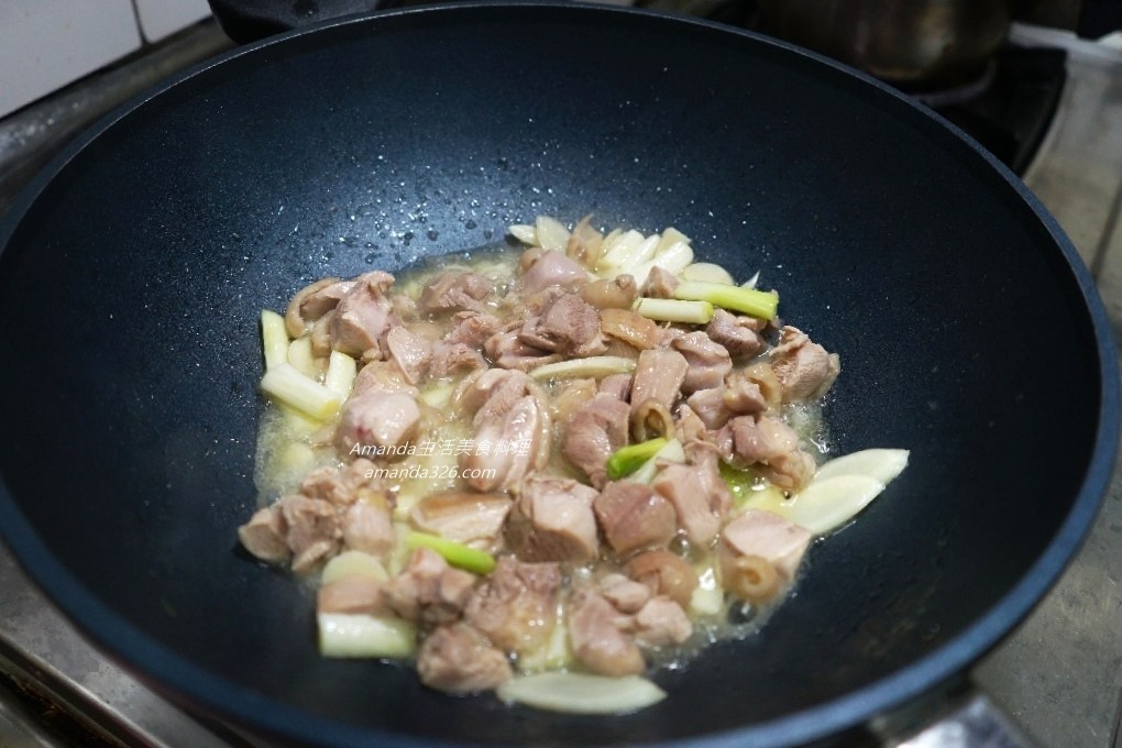 Amanda食譜,十分鐘上菜,去骨雞肉,去骨雞腿,台式料理,白肉料理,紅燒雞肉,紅燒雞腿,紅燒雞腿肉,蔥燒雞,蔥燒雞 食譜,蔥燒雞肉,蔥燒雞腿,蔥燒雞腿排,蔥燒雞腿肉,雞腿,雞腿料理,青蔥燒雞肉,青蔥燒雞腿,食譜 @Amanda生活美食料理