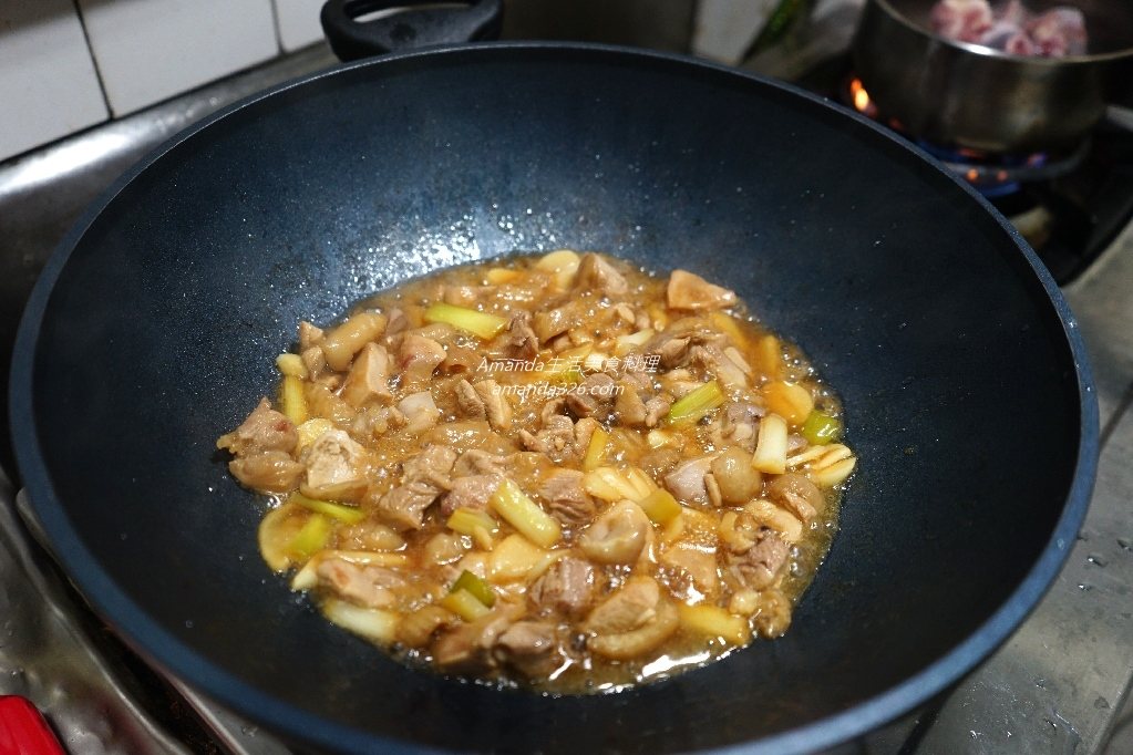 Amanda食譜,十分鐘上菜,去骨雞肉,去骨雞腿,台式料理,白肉料理,紅燒雞肉,紅燒雞腿,紅燒雞腿肉,蔥燒雞,蔥燒雞 食譜,蔥燒雞肉,蔥燒雞腿,蔥燒雞腿排,蔥燒雞腿肉,雞腿,雞腿料理,青蔥燒雞肉,青蔥燒雞腿,食譜 @Amanda生活美食料理