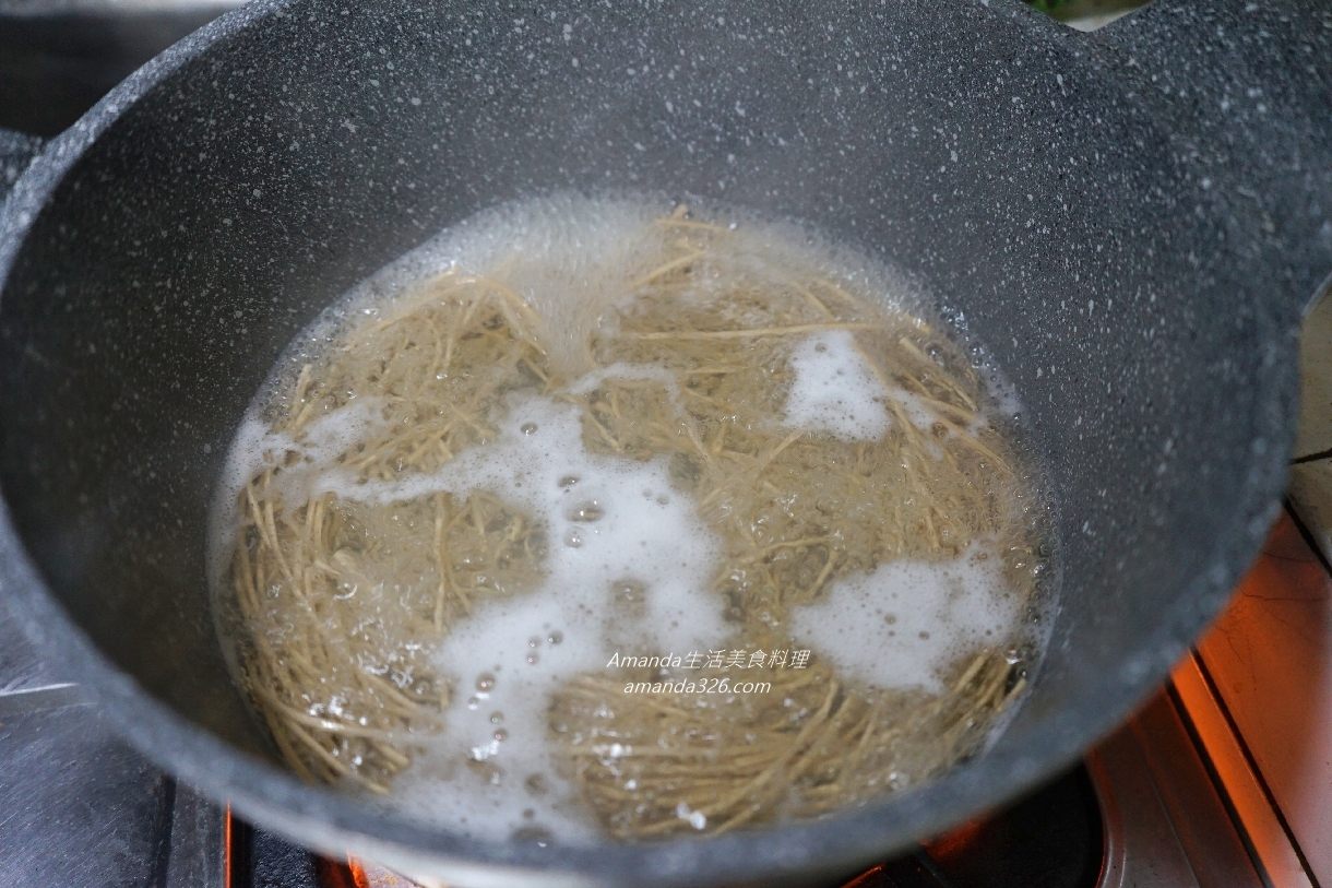 Amanda食譜,乾拌蕎麥麵,乾拌麵,乾麵,十分鐘上菜,瓜仔肉,瓜仔肉 食譜,瓜仔肉乾拌蕎麥麵,瓜仔肉乾拌麵,瓜仔肉做法,瓜仔肉拌麵,瓜仔肉麵,瓜仔麵,瓜子肉,瓜子肉拌麵,瓜子肉料理,瓜拌麵,肉醬乾麵,蕎麥麵,食譜 @Amanda生活美食料理