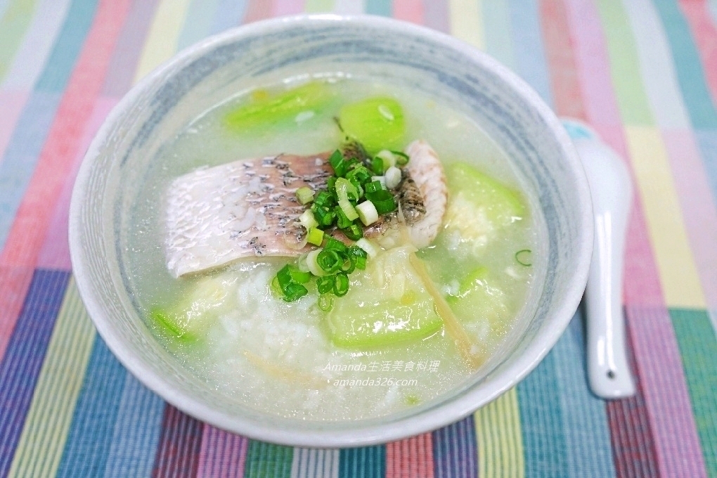 Amanda食譜,海鮮,海鮮粥,絲瓜粥,絲瓜魚粥,絲瓜鱸魚,絲瓜鱸魚湯,絲瓜鱸魚粥,食譜,魚湯,魚白湯,魚白湯粥,魚粥,魚骨高湯,鮮魚絲瓜粥,鱸魚粥,鱸魚絲瓜湯,鱸魚絲瓜粥 @Amanda生活美食料理