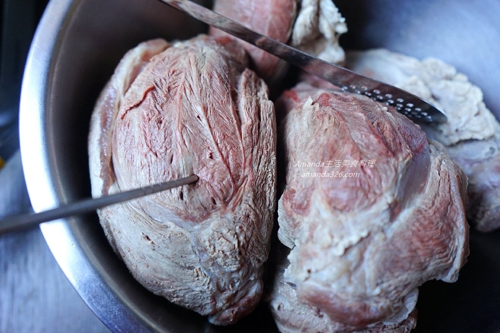 Amanda食譜,costco,台灣小吃,好市多,好市多牛腱,好市多牛腱心料理,好是多牛肉,好是多牛腱,小吃,滷味,滷牛肉,滷牛肉做法,滷牛肉沾醬,滷牛腱,滷牛腱 食譜,滷牛腱做法,滷牛腱秘訣,滷牛腱豆瓣醬,牛肉,牛肉食譜,牛腱心,牛腱心料理,牛腱料理,紅燒牛腱,紅燒牛腱心,紅燒牛腱料理,紅燒牛腱的做法,美國牛,美國牛腱,食譜 @Amanda生活美食料理