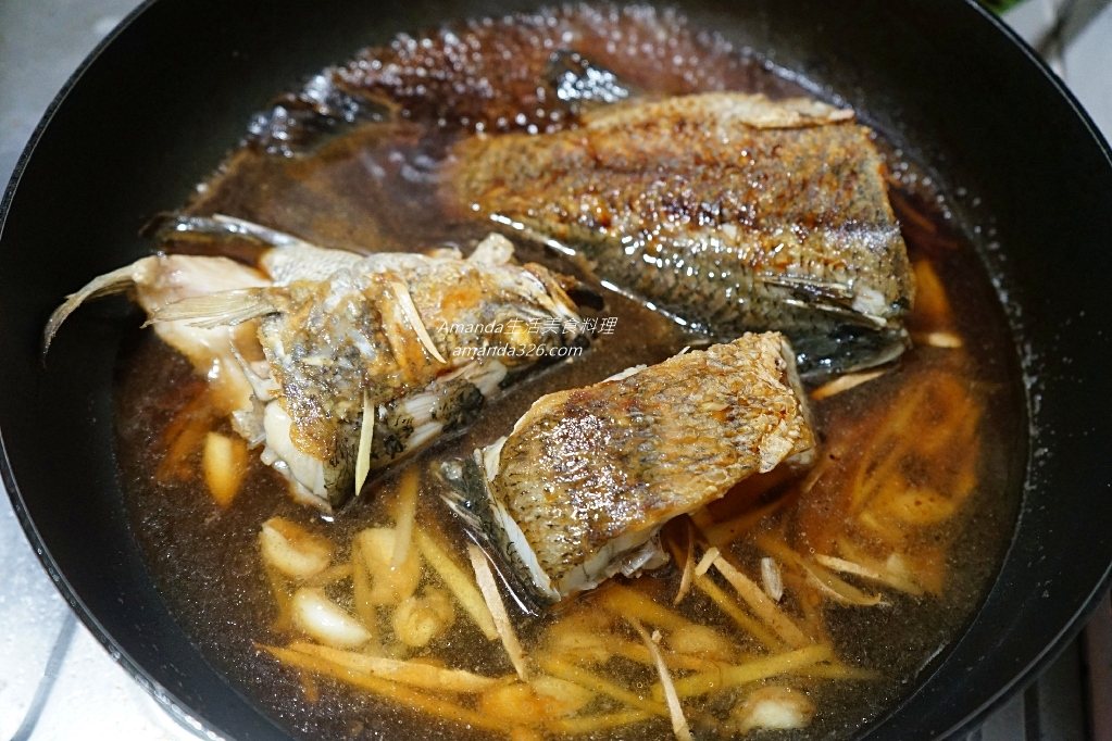 Amanda食譜,切塊鱸魚,海鮮,紅燒魚,紅燒鱸魚,紅燒鱸魚塊,紅燒鱸魚怎麼做,紅燒鱸魚料理,紅燒鱸魚片料理,食譜,魚料理,鱸魚切塊,鱸魚紅燒 @Amanda生活美食料理