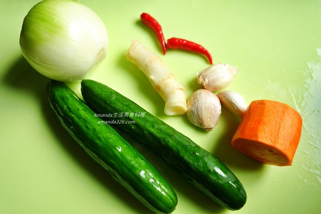 Amanda食譜,含鐵料理,小黃瓜炒豬肝,洋蔥炒豬肝,炒豬肝,炒豬肝軟嫩方式,蔬菜炒豬肝,補血料理,豬肝不乾硬,豬肝料理,豬肝炒小黃瓜,豬肝炒洋蔥,豬肝炒蔬菜,食譜 @Amanda生活美食料理