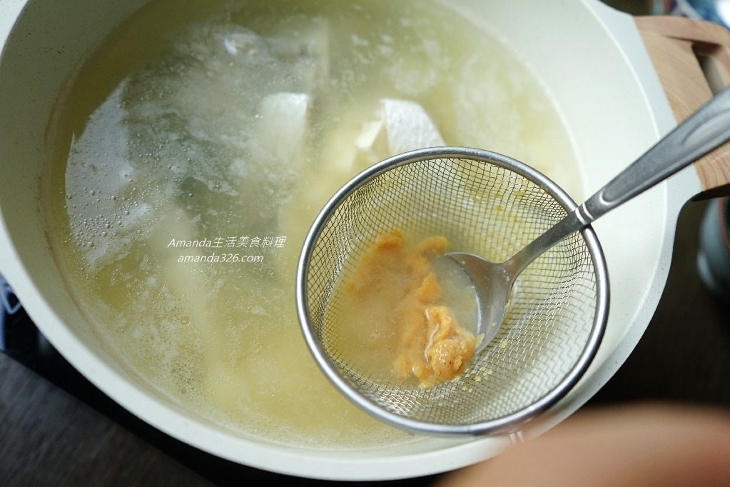 Amanda食譜,十分鐘上菜,味噌湯可以加什麼魚,味噌豆腐魚湯,味噌豆腐魚湯做法,味噌豆腐鱸魚湯,味噌魚湯,味噌魚湯煮法,味噌魚湯用什麼魚,味噌魚湯要加薑嗎,味噌鱸魚湯,味噌鱸魚豆腐湯,味增豆腐魚湯,味增魚湯做法,味增魚湯去腥,味增魚湯煮法,味增鱸魚,地中海料理,地中海飲食,海鮮,豆腐魚湯,豆腐魚湯食譜,豆腐鱸魚湯,豆腐鱸魚湯電鍋,食譜,鱸魚味噌湯,鱸魚味噌湯 做法,鱸魚味噌豆腐湯,鱸魚味增湯,鱸魚豆腐湯 @Amanda生活美食料理
