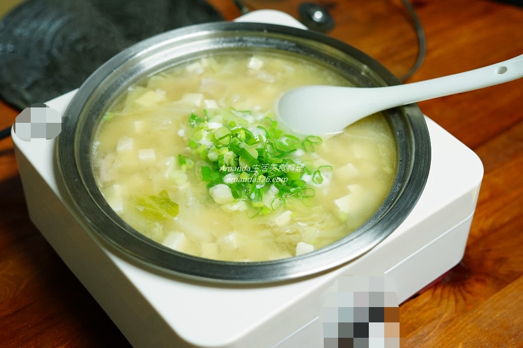 Amanda食譜,十分鐘上菜,味噌湯,味噌肉片湯,味噌豆腐湯,小家電料理,小火鍋料理,肉片味噌豆腐湯,肉絲味噌蔬菜湯,肉絲味噌豆腐湯,肉絲湯,肉絲豆腐味噌湯,蔬菜味噌湯,蔬菜肉絲味噌湯,豆腐味噌,食譜 @Amanda生活美食料理