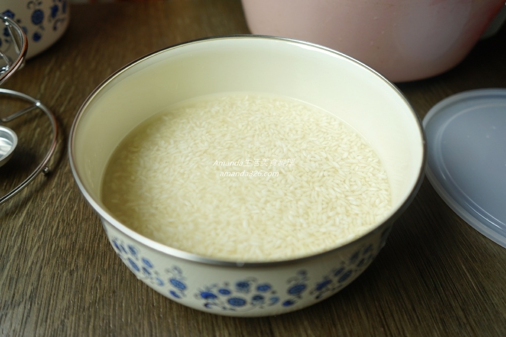 Amanda食譜,糯米 麻油雞飯做法,糯米麻油雞飯,苦茶麻油雞飯,電子鍋煮麻油雞飯,電子鍋麻油雞飯做法,電鍋料理,電鍋煮麻油雞飯,電鍋煮麻油飯,電鍋麻油雞飯做法,食譜,養生美食,養生飯,養生麻油雞飯,高麗菜麻油雞飯,麻油豬肉飯電鍋,麻油雞燉飯電鍋,麻油雞糯米飯,麻油雞糯米飯做法,麻油雞糯米飯電子鍋,麻油雞飯,麻油雞飯 作法,麻油雞飯 糯米,麻油雞飯 食譜,麻油雞飯大同電鍋,麻油雞飯比例,麻油雞飯糯米,麻油雞飯糯米泡多久,麻油雞飯糯米白米,麻油雞飯電鍋,麻油飯 @Amanda生活美食料理