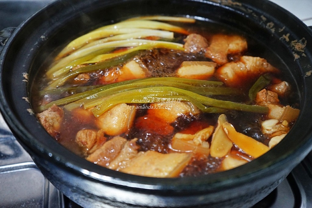 Amanda食譜,三角油豆腐料理,三角豆腐,五花肉滷油豆腐,油豆腐,油豆腐料理,油豆腐滷肉,滷三層肉油豆腐,滷三角豆腐,滷五花肉,滷五花肉油豆腐,滷五花肉食譜,滷油豆腐,滷油豆腐做法,滷油豆腐電鍋,滷肉,滷肉 油豆腐,滷肉 豆腐,滷肉油豆腐,滷肉豆腐,肉滷油豆腐,豬肉滷油豆腐,電鍋滷豆腐,食譜 @Amanda生活美食料理