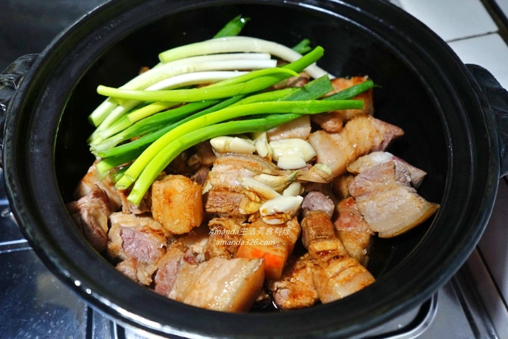 Amanda食譜,三角油豆腐料理,三角豆腐,五花肉滷油豆腐,油豆腐,油豆腐料理,油豆腐滷肉,滷三層肉油豆腐,滷三角豆腐,滷五花肉,滷五花肉油豆腐,滷五花肉食譜,滷油豆腐,滷油豆腐做法,滷油豆腐電鍋,滷肉,滷肉 油豆腐,滷肉 豆腐,滷肉油豆腐,滷肉豆腐,肉滷油豆腐,豬肉滷油豆腐,電鍋滷豆腐,食譜 @Amanda生活美食料理