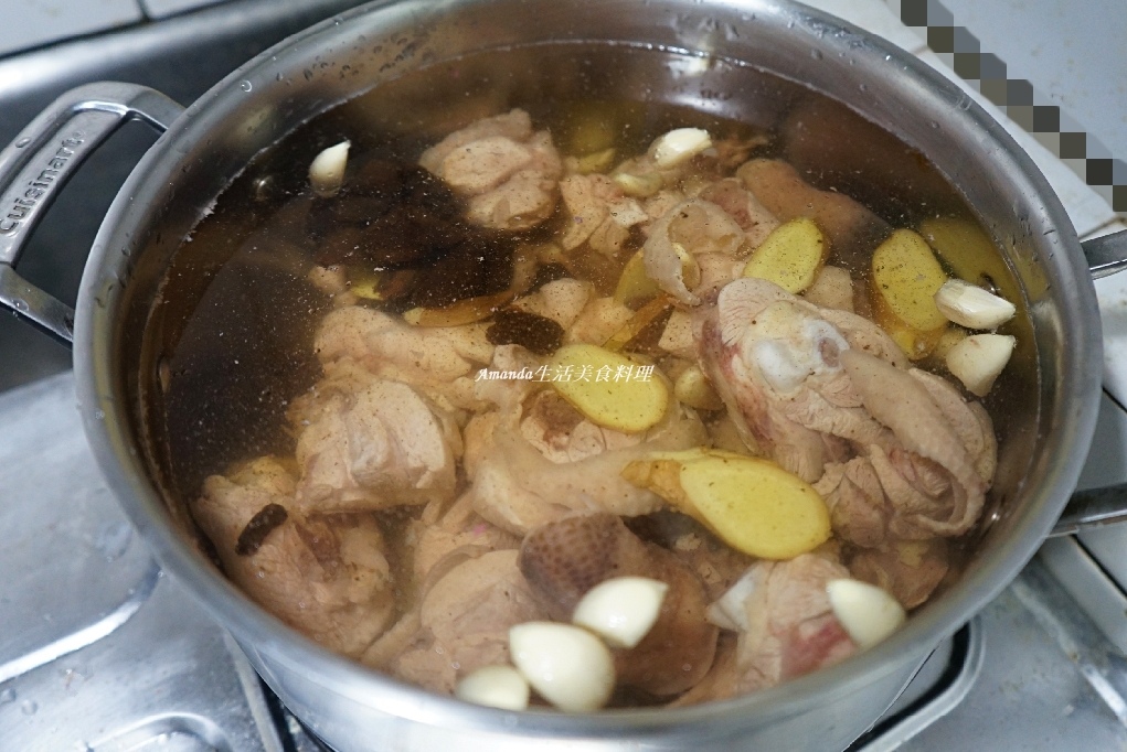 Amanda食譜,仿土雞,傳統市場,傳統市場雞肉,帶骨雞腿,自己煮,菜市場,菜市場雞肉,雞湯,食譜,養生雞湯,黑蒜蛤蜊雞湯,黑蒜雞,黑蒜雞湯,黑蒜雞湯食譜,黑蒜頭料理,黑蒜頭蛤蜊雞湯,黑蒜頭雞湯,黑蒜頭雞湯 食譜,黑蒜頭雞湯做法,黑蒜頭雞湯可以加什麼菜,黑蒜頭雞湯怎麼煮,黑蒜頭雞湯的做法 @Amanda生活美食料理