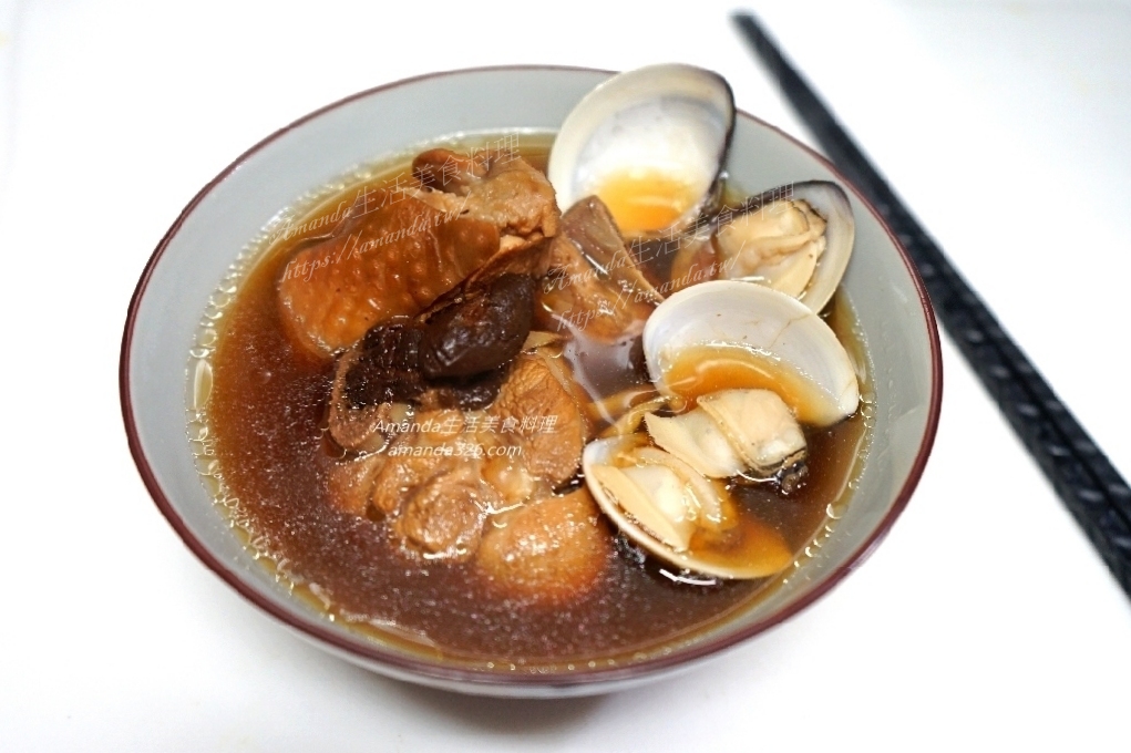 Amanda食譜,仿土雞,傳統市場,傳統市場雞肉,帶骨雞腿,自己煮,菜市場,菜市場雞肉,雞湯,食譜,養生雞湯,黑蒜蛤蜊雞湯,黑蒜雞,黑蒜雞湯,黑蒜雞湯食譜,黑蒜頭料理,黑蒜頭蛤蜊雞湯,黑蒜頭雞湯,黑蒜頭雞湯 食譜,黑蒜頭雞湯做法,黑蒜頭雞湯可以加什麼菜,黑蒜頭雞湯怎麼煮,黑蒜頭雞湯的做法 @Amanda生活美食料理