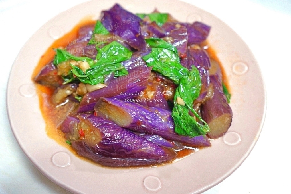 九层塔茄子,九層塔茄子,九層塔茄子料理,十分鐘上菜,水煮茄子,滷茄子,煮茄子,燒茄子,紅燒茄子,紅燒茄子料理,茄子料理,茄子料理九層塔,茄子煮九層塔,蔬食,豆瓣燒茄子,豆瓣醬燒茄子,食譜 @Amanda生活美食料理
