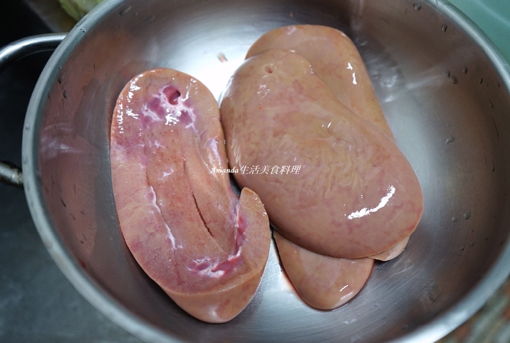 十分鐘上菜,月子餐,清炒腰子,腰子保存,腰子保存方式,腰子保存方法,腰子去腥,腰子去腥味,腰子怎麼處理,腰子料理,腰子料理不要麻油,腰子清湯,腰子湯煮法,腰子處理,腰子處理方法,薑絲腰子湯,豬腰子怎麼處理,豬腰尺處理,豬腰處理,食譜,養生湯,麻油炒腰子,麻油腰子,麻油腰子湯做法,麻油腰子食譜,麻油腰花,麻油薑炒豬腰,麻油薑腰子,麻油薑腰花,麻油豬腰子 @Amanda生活美食料理