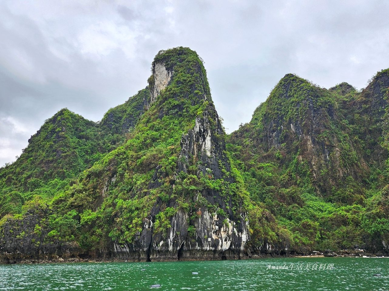 TITOP島,下龍灣,下龍灣 快艇,下龍灣 英雄島,下龍灣快艇,下龍灣快艇值得嗎,下龍灣快艇費用,下龍灣景點,下龍灣英雄島,下龍灣郵輪,世界自然遺產,北越下龍灣,北越郵輪,快艇遊下龍灣,英雄島,英雄島 越南,英雄島階梯,越南下龍灣,越南下龍灣世界自然遺產-TITOP島【英雄島】,越南快艇,越南景點,越南英雄島,郵輪下龍灣,郵輪旅行,驚奇洞郵輪 @Amanda生活美食料理 TITOP島,下龍灣,下龍灣 快艇,下龍灣 英雄島,下龍灣快艇,下龍灣快艇值得嗎,下龍灣快艇費用,下龍灣景點,下龍灣英雄島,下龍灣郵輪,世界自然遺產,北越下龍灣,北越郵輪,快艇遊下龍灣,英雄島,英雄島 越南,英雄島階梯,越南下龍灣,越南下龍灣世界自然遺產-TITOP島【英雄島】,越南快艇,越南景點,越南英雄島,郵輪下龍灣,郵輪旅行,驚奇洞郵輪 @Amanda生活美食料理
