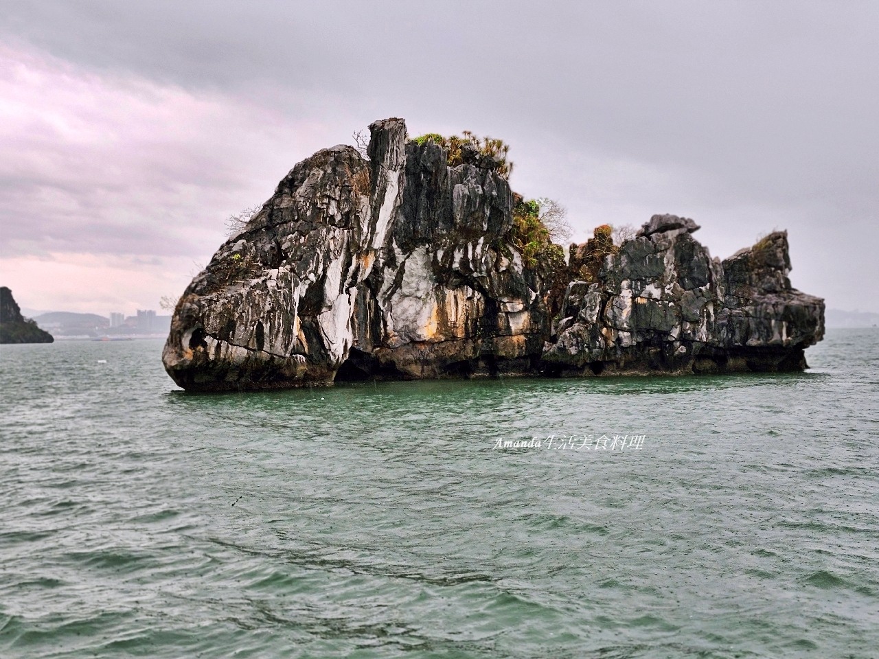 TITOP島,下龍灣,下龍灣 快艇,下龍灣 英雄島,下龍灣快艇,下龍灣快艇值得嗎,下龍灣快艇費用,下龍灣景點,下龍灣英雄島,下龍灣郵輪,世界自然遺產,北越下龍灣,北越郵輪,快艇遊下龍灣,英雄島,英雄島 越南,英雄島階梯,越南下龍灣,越南下龍灣世界自然遺產-TITOP島【英雄島】,越南快艇,越南景點,越南英雄島,郵輪下龍灣,郵輪旅行,驚奇洞郵輪 @Amanda生活美食料理 TITOP島,下龍灣,下龍灣 快艇,下龍灣 英雄島,下龍灣快艇,下龍灣快艇值得嗎,下龍灣快艇費用,下龍灣景點,下龍灣英雄島,下龍灣郵輪,世界自然遺產,北越下龍灣,北越郵輪,快艇遊下龍灣,英雄島,英雄島 越南,英雄島階梯,越南下龍灣,越南下龍灣世界自然遺產-TITOP島【英雄島】,越南快艇,越南景點,越南英雄島,郵輪下龍灣,郵輪旅行,驚奇洞郵輪 @Amanda生活美食料理