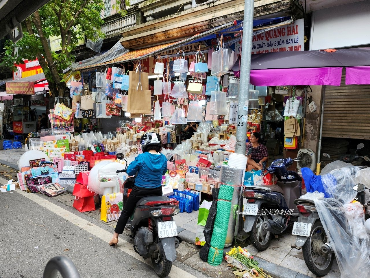 36古街,36古街怎麼逛,36古街電瓶車,36古街電瓶車費用,36街,三十六古街,三十六古街編織包,三十六街,北越景點,李太祖紀念公園,東宣市場,河內36街,河內三十六古街,河內三十六街,河內歌劇院,河內老城區,河內電瓶車,河內電瓶車價格,越南旅行,越南景點,越南電瓶車,還劍湖,電瓶車,電瓶車遊三十六古街,龜丘島,龜塔 @Amanda生活美食料理