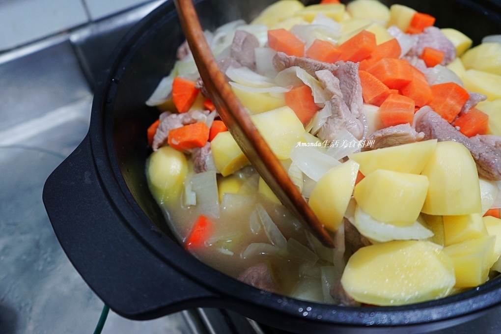 Amanda食譜,咖哩塊用法,咖哩料理,咖哩燴飯,咖哩燴飯做法,咖哩豬,咖哩豬做法,咖哩豬肉,咖哩飯,燴飯,豬肉咖哩,豬肉咖哩飯,電鍋煮咖哩豬肉,食譜 @Amanda生活美食料理 Amanda食譜,咖哩塊用法,咖哩料理,咖哩燴飯,咖哩燴飯做法,咖哩豬,咖哩豬做法,咖哩豬肉,咖哩飯,燴飯,豬肉咖哩,豬肉咖哩飯,電鍋煮咖哩豬肉,食譜 @Amanda生活美食料理