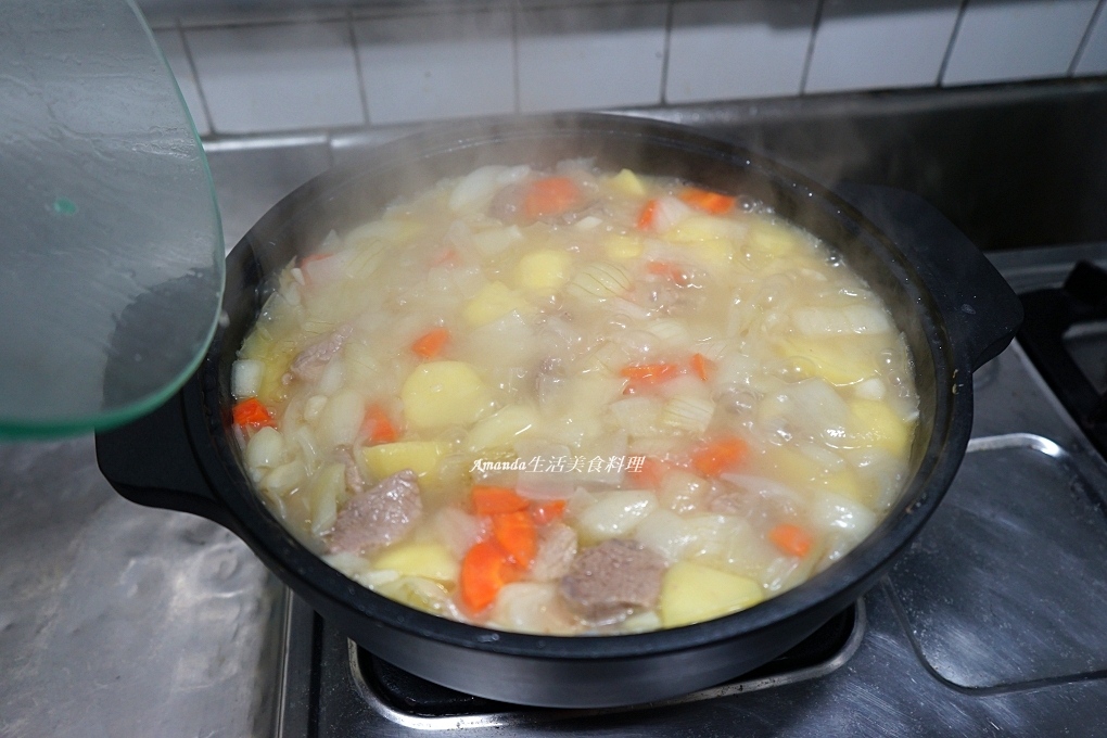 Amanda食譜,咖哩塊用法,咖哩料理,咖哩燴飯,咖哩燴飯做法,咖哩豬,咖哩豬做法,咖哩豬肉,咖哩飯,燴飯,豬肉咖哩,豬肉咖哩飯,電鍋煮咖哩豬肉,食譜 @Amanda生活美食料理 Amanda食譜,咖哩塊用法,咖哩料理,咖哩燴飯,咖哩燴飯做法,咖哩豬,咖哩豬做法,咖哩豬肉,咖哩飯,燴飯,豬肉咖哩,豬肉咖哩飯,電鍋煮咖哩豬肉,食譜 @Amanda生活美食料理