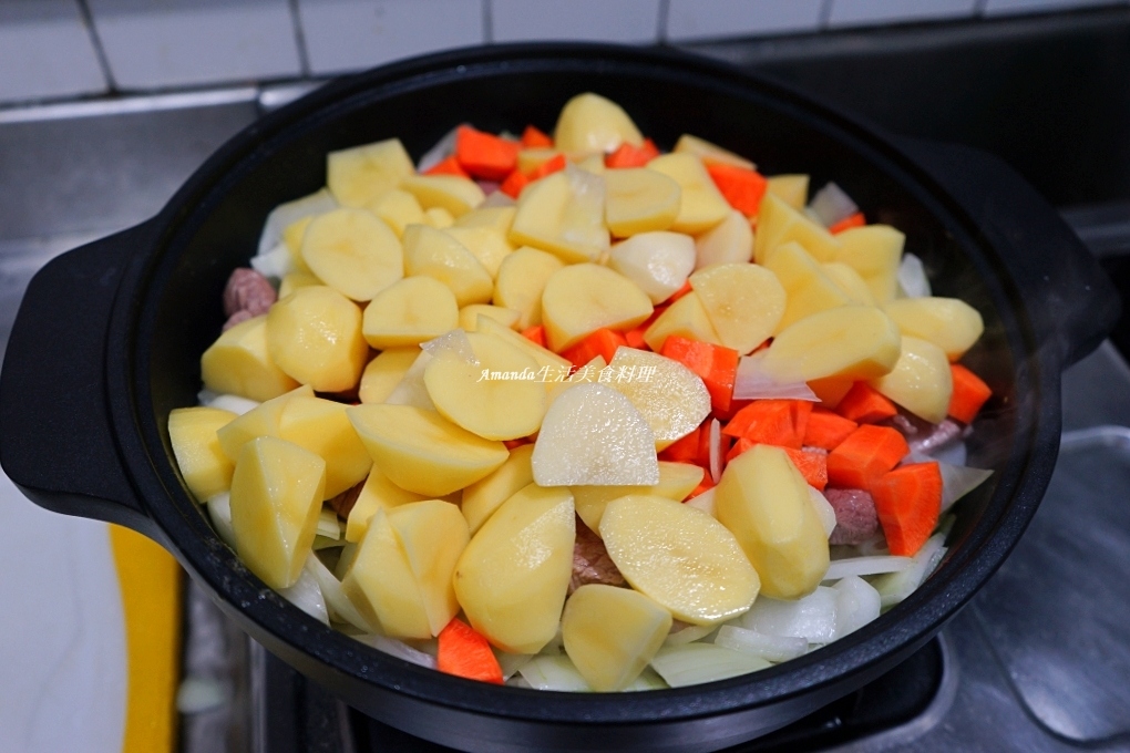 Amanda食譜,咖哩塊用法,咖哩料理,咖哩燴飯,咖哩燴飯做法,咖哩豬,咖哩豬做法,咖哩豬肉,咖哩飯,燴飯,豬肉咖哩,豬肉咖哩飯,電鍋煮咖哩豬肉,食譜 @Amanda生活美食料理 Amanda食譜,咖哩塊用法,咖哩料理,咖哩燴飯,咖哩燴飯做法,咖哩豬,咖哩豬做法,咖哩豬肉,咖哩飯,燴飯,豬肉咖哩,豬肉咖哩飯,電鍋煮咖哩豬肉,食譜 @Amanda生活美食料理