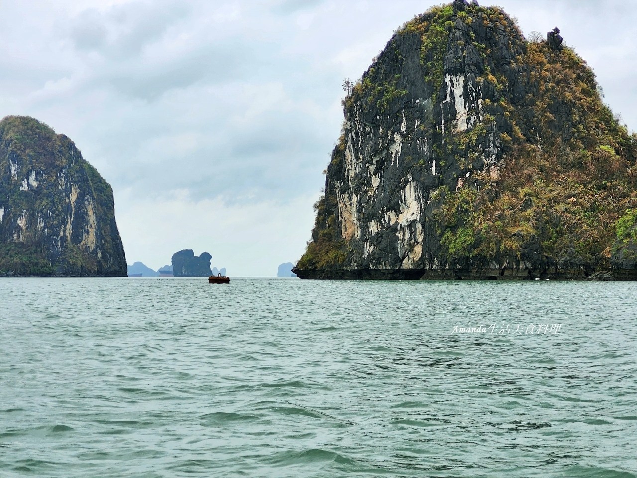 TITOP島,下龍灣,下龍灣 快艇,下龍灣 英雄島,下龍灣快艇,下龍灣快艇值得嗎,下龍灣快艇費用,下龍灣景點,下龍灣英雄島,下龍灣郵輪,世界自然遺產,北越下龍灣,北越郵輪,快艇遊下龍灣,英雄島,英雄島 越南,英雄島階梯,越南下龍灣,越南下龍灣世界自然遺產-TITOP島【英雄島】,越南快艇,越南景點,越南英雄島,郵輪下龍灣,郵輪旅行,驚奇洞郵輪 @Amanda生活美食料理 TITOP島,下龍灣,下龍灣 快艇,下龍灣 英雄島,下龍灣快艇,下龍灣快艇值得嗎,下龍灣快艇費用,下龍灣景點,下龍灣英雄島,下龍灣郵輪,世界自然遺產,北越下龍灣,北越郵輪,快艇遊下龍灣,英雄島,英雄島 越南,英雄島階梯,越南下龍灣,越南下龍灣世界自然遺產-TITOP島【英雄島】,越南快艇,越南景點,越南英雄島,郵輪下龍灣,郵輪旅行,驚奇洞郵輪 @Amanda生活美食料理