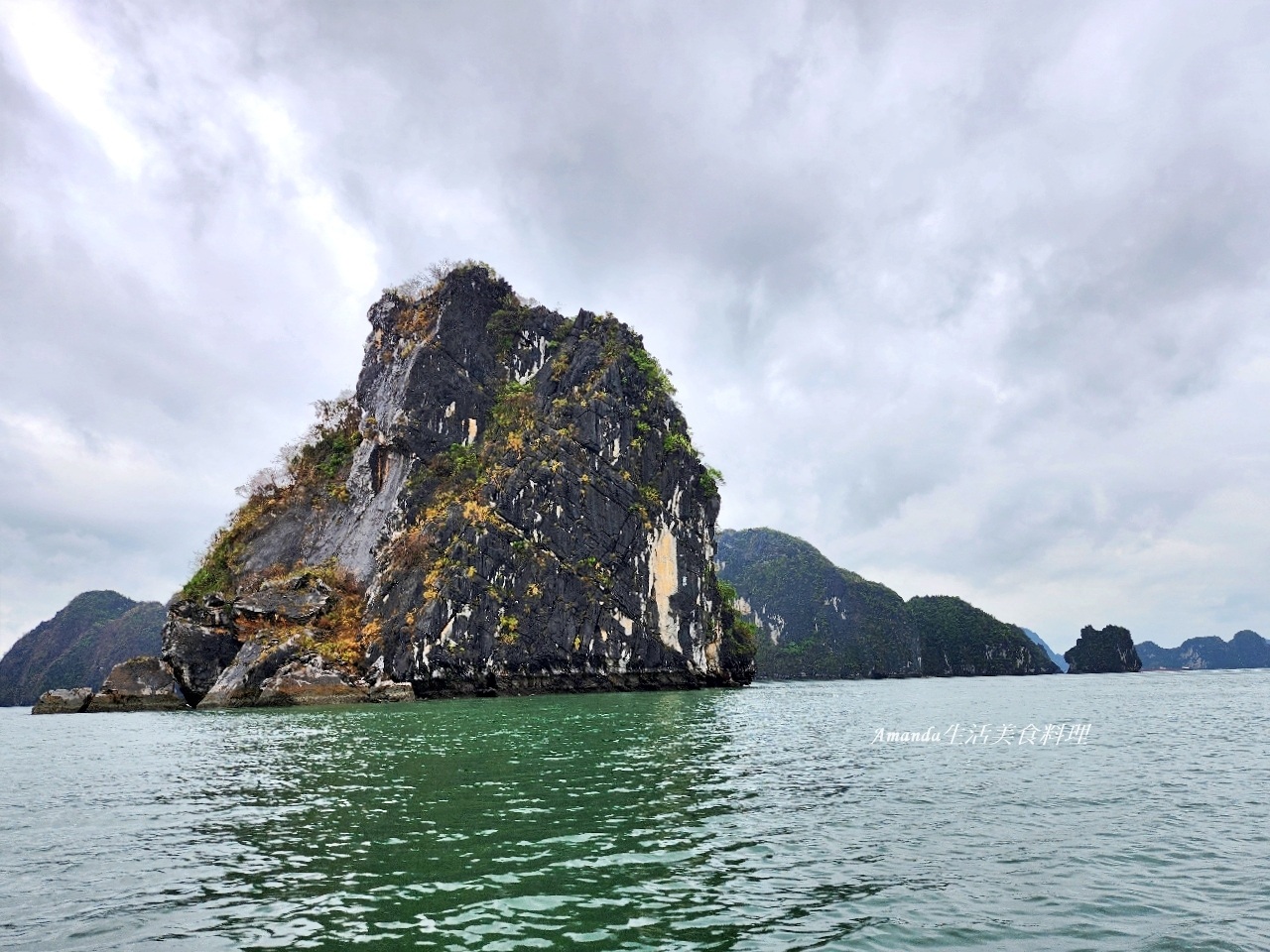 TITOP島,下龍灣,下龍灣 快艇,下龍灣 英雄島,下龍灣快艇,下龍灣快艇值得嗎,下龍灣快艇費用,下龍灣景點,下龍灣英雄島,下龍灣郵輪,世界自然遺產,北越下龍灣,北越郵輪,快艇遊下龍灣,英雄島,英雄島 越南,英雄島階梯,越南下龍灣,越南下龍灣世界自然遺產-TITOP島【英雄島】,越南快艇,越南景點,越南英雄島,郵輪下龍灣,郵輪旅行,驚奇洞郵輪 @Amanda生活美食料理 TITOP島,下龍灣,下龍灣 快艇,下龍灣 英雄島,下龍灣快艇,下龍灣快艇值得嗎,下龍灣快艇費用,下龍灣景點,下龍灣英雄島,下龍灣郵輪,世界自然遺產,北越下龍灣,北越郵輪,快艇遊下龍灣,英雄島,英雄島 越南,英雄島階梯,越南下龍灣,越南下龍灣世界自然遺產-TITOP島【英雄島】,越南快艇,越南景點,越南英雄島,郵輪下龍灣,郵輪旅行,驚奇洞郵輪 @Amanda生活美食料理