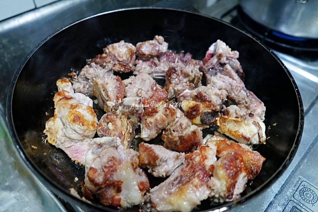乳白湯,排骨乳白湯,排骨湯,濃郁火鍋湯,火鍋湯,豚骨湯,豬骨湯底 @Amanda生活美食料理 乳白湯,排骨乳白湯,排骨湯,濃郁火鍋湯,火鍋湯,豚骨湯,豬骨湯底 @Amanda生活美食料理