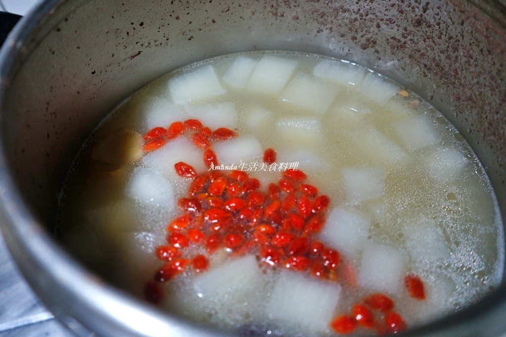 帶皮帶骨羊肉,帶皮羊肉,帶皮羊肉湯,清燉羊肉,清燉羊肉料理,清燉羊肉湯,清燉羊肉湯作法,清燉羊肉湯食譜,燉羊肉湯,羊肉料理,羊肉蔬菜湯,羊肉蘿蔔湯,羊肉蘿蔔湯食譜,食譜,養生湯 @Amanda生活美食料理