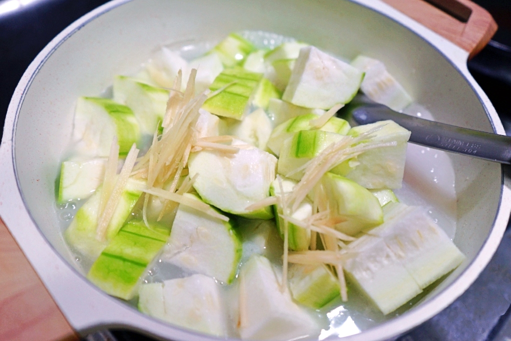 Amanda食譜,海鮮,海鮮粥,海鮮絲瓜粥,絲瓜海鮮粥,絲瓜魚粥,絲瓜鮮魚粥,食譜,魚粥,鮮魚粥,鮮魚絲瓜粥 @Amanda生活美食料理