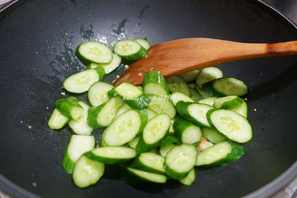 Amanda食譜,健康食譜,十分鐘上菜,台灣鳳梨,小黃瓜炒木耳,小黃瓜炒木耳鳳梨,小黃瓜炒鳳梨,小黃瓜炒鳳梨木耳,快速上菜,木耳炒鳳梨,水果入菜,水果料理,清爽料理,炒鳳梨,甜鳳梨入菜,蔬食,金鑽鳳梨,食譜,鳳梨太甜,鳳梨料理,鳳梨炒木耳 @Amanda生活美食料理 Amanda食譜,健康食譜,十分鐘上菜,台灣鳳梨,小黃瓜炒木耳,小黃瓜炒木耳鳳梨,小黃瓜炒鳳梨,小黃瓜炒鳳梨木耳,快速上菜,木耳炒鳳梨,水果入菜,水果料理,清爽料理,炒鳳梨,甜鳳梨入菜,蔬食,金鑽鳳梨,食譜,鳳梨太甜,鳳梨料理,鳳梨炒木耳 @Amanda生活美食料理