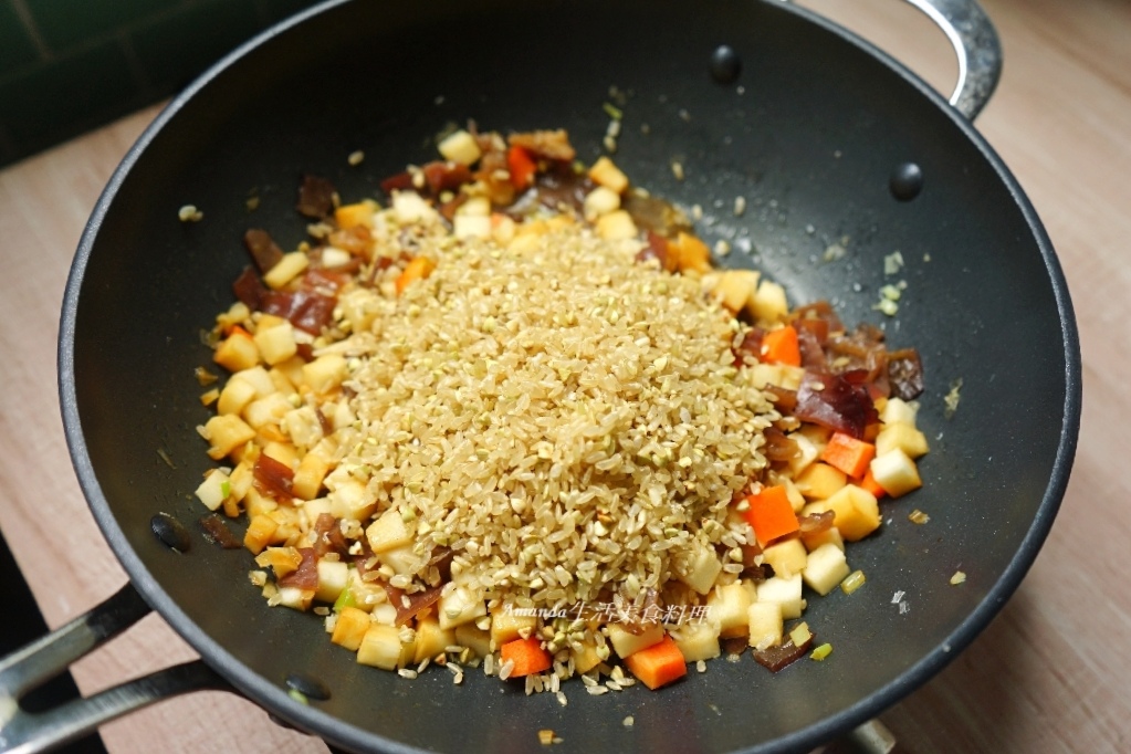 304不鏽鋼,Amanda食譜,GOLDEN FIRE,GOLDEN FIRE 火牌燜燒鍋,GOLDEN FIRE生活美學,MIT,MIT台灣製造,MIT燜燒鍋,健康料理,健康飲食,免插電,免顧火,十分鐘料理,台灣製造,台灣製造燜燒鍋,夏日廚房,夏日料理,安全烹飪,居家料理,悶燒罐,懶人料理,戶外露營,櫻花蝦,海鮮,滷白菜,火牌燜燒鍋,炊飯,燜燒,燜燒鍋,燜燒鍋食譜,白木耳,省時,省瓦斯,竹筍炊飯,竹筍飯,節能,節能省時,糙米飯,素食,美食,肉燥,蔬食,蕎麥糙米飯,輕食,輕食料理,銀耳,銀耳羹,雞湯,露營美食,食譜,養生,養生料理,養生食譜,鱸魚料理