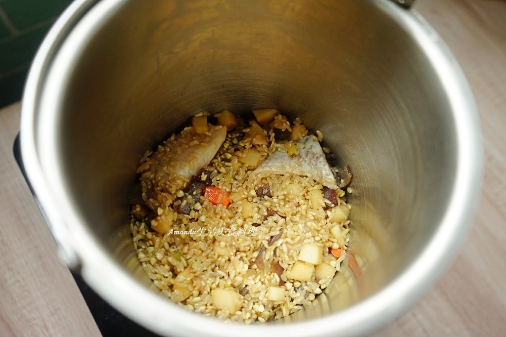 304不鏽鋼,Amanda食譜,GOLDEN FIRE,GOLDEN FIRE 火牌燜燒鍋,GOLDEN FIRE生活美學,MIT,MIT台灣製造,MIT燜燒鍋,健康料理,健康飲食,免插電,免顧火,十分鐘料理,台灣製造,台灣製造燜燒鍋,夏日廚房,夏日料理,安全烹飪,居家料理,悶燒罐,懶人料理,戶外露營,櫻花蝦,海鮮,滷白菜,火牌燜燒鍋,炊飯,燜燒,燜燒鍋,燜燒鍋食譜,白木耳,省時,省瓦斯,竹筍炊飯,竹筍飯,節能,節能省時,糙米飯,素食,美食,肉燥,蔬食,蕎麥糙米飯,輕食,輕食料理,銀耳,銀耳羹,雞湯,露營美食,食譜,養生,養生料理,養生食譜,鱸魚料理