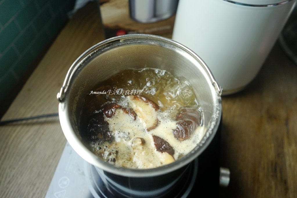 304不鏽鋼,Amanda食譜,GOLDEN FIRE,GOLDEN FIRE 火牌燜燒鍋,GOLDEN FIRE生活美學,MIT,MIT台灣製造,MIT燜燒鍋,健康料理,健康飲食,免插電,免顧火,十分鐘料理,台灣製造,台灣製造燜燒鍋,夏日廚房,夏日料理,安全烹飪,居家料理,悶燒罐,懶人料理,戶外露營,櫻花蝦,海鮮,滷白菜,火牌燜燒鍋,炊飯,燜燒,燜燒鍋,燜燒鍋食譜,白木耳,省時,省瓦斯,竹筍炊飯,竹筍飯,節能,節能省時,糙米飯,素食,美食,肉燥,蔬食,蕎麥糙米飯,輕食,輕食料理,銀耳,銀耳羹,雞湯,露營美食,食譜,養生,養生料理,養生食譜,鱸魚料理