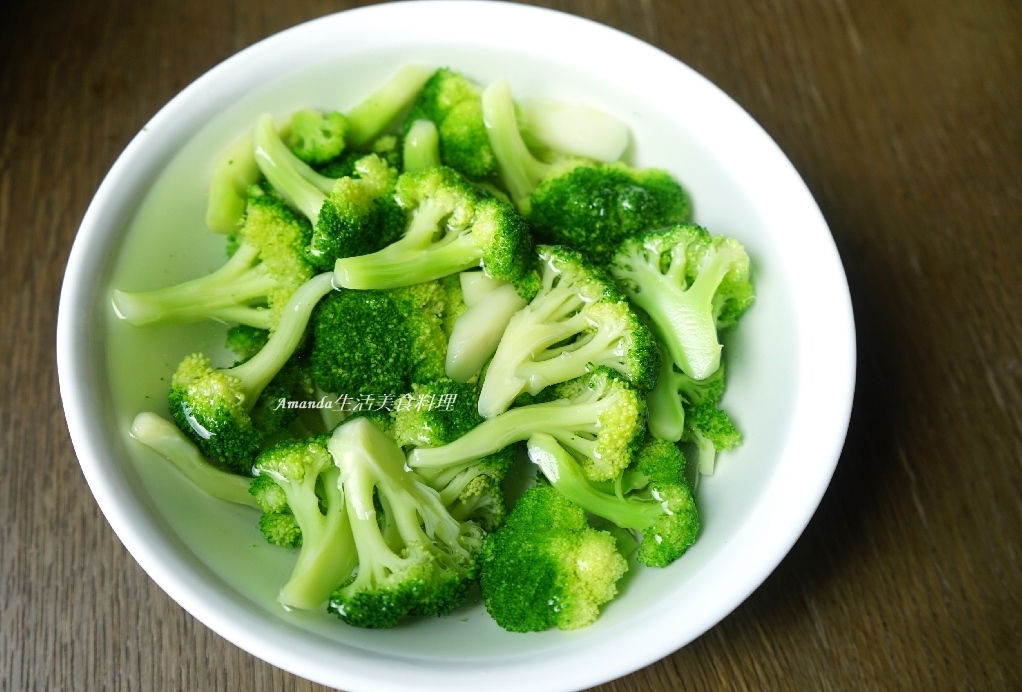 冷拌蔬菜,十分鐘上菜,拌花椰菜,拌蔬菜,橄欖油拌花椰菜,橄欖油料理,涼拌綠花椰,涼拌綠花椰菜食譜,涼拌綠花菜,涼拌花椰菜,涼拌花菜,涼拌蔬菜,素食,花椰菜料理涼拌,蔬食,食譜 @Amanda生活美食料理