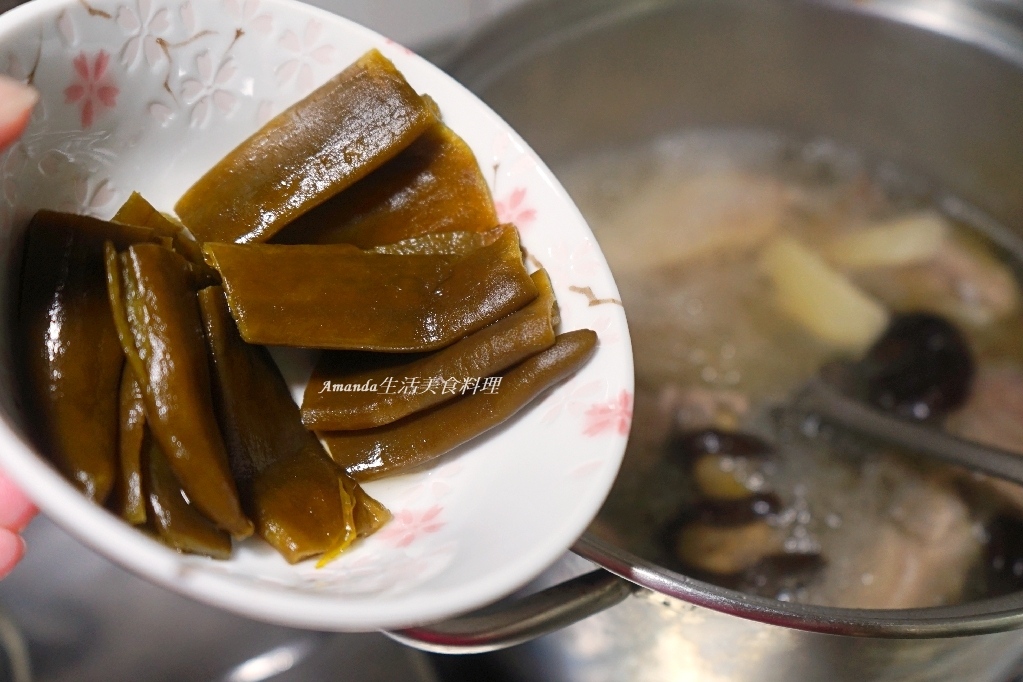 Amanda食譜,乾香菇料理,仿土雞腿料理,冬令進補,剝皮辣椒雞湯,剝皮辣椒食譜,家常雞湯,微辣雞湯,懶人雞湯,暖身湯品,湯品教學,滋補雞湯,甘甜雞湯,美食,蛤蜊雞湯,開胃雞湯,雞湯,雞湯做法,雞湯食譜,食譜,食譜分享,香菇蛤蜊雞湯,香菇辣椒蛤蜊雞湯,香菇辣椒雞湯,香菇雞湯,鮮甜雞湯 @Amanda生活美食料理 Amanda食譜,乾香菇料理,仿土雞腿料理,冬令進補,剝皮辣椒雞湯,剝皮辣椒食譜,家常雞湯,微辣雞湯,懶人雞湯,暖身湯品,湯品教學,滋補雞湯,甘甜雞湯,美食,蛤蜊雞湯,開胃雞湯,雞湯,雞湯做法,雞湯食譜,食譜,食譜分享,香菇蛤蜊雞湯,香菇辣椒蛤蜊雞湯,香菇辣椒雞湯,香菇雞湯,鮮甜雞湯 @Amanda生活美食料理